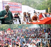 Tapan Sen, General Secretary, CITU addressing around Fifteen Thousand Strong demonstration in Parliament Street, New Delhi on 5th December, 2019