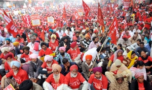 Intensify struggle to reverse anti national policies of Modi government! Massive ‘mahapadav’ calls upon the working class